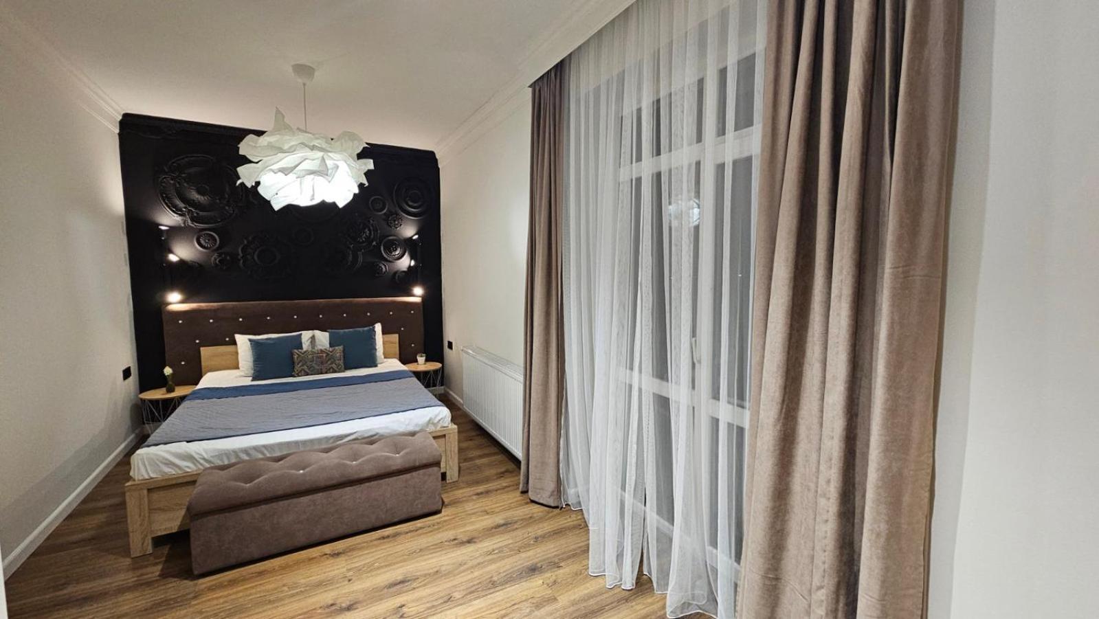 Black Room Apartment Mukacheve Exterior foto